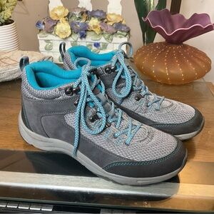 VIONIC WOMENS CYPRESS HIKER BOOTS SZ 7.5